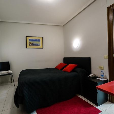 Pension La Mar Кастро-Урдіалес Номер фото
