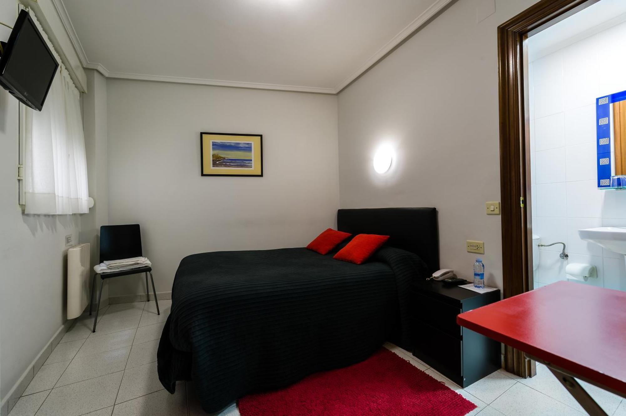Pension La Mar Кастро-Урдіалес Номер фото