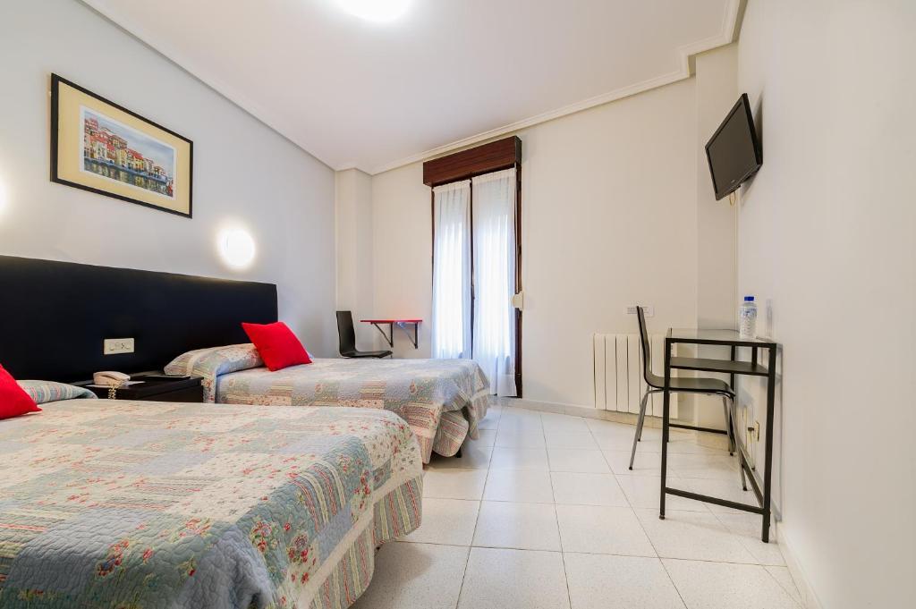 Pension La Mar Кастро-Урдіалес Номер фото
