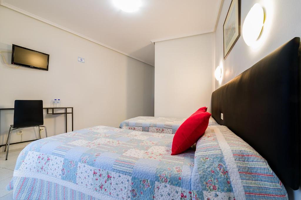 Pension La Mar Кастро-Урдіалес Номер фото
