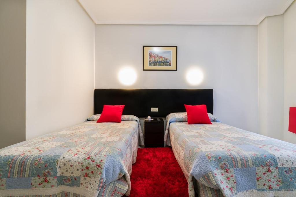 Pension La Mar Кастро-Урдіалес Номер фото